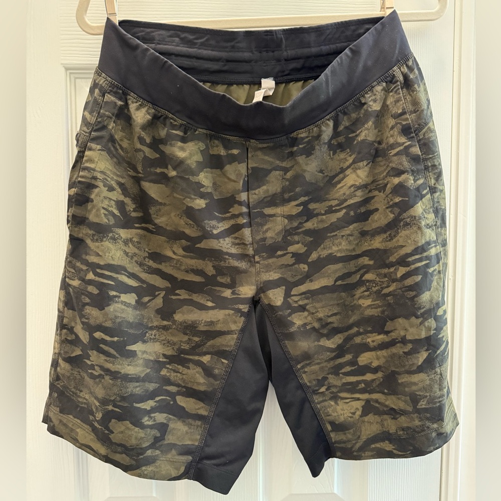 Lululemon Men's Unlined Pace Breaker Shorts size L